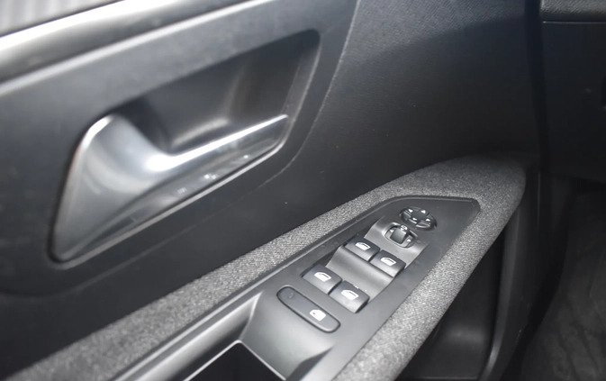 Peugeot 3008 cena 74700 przebieg: 136740, rok produkcji 2019 z Rogoźno małe 704